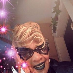 Meet your Posher, Diane